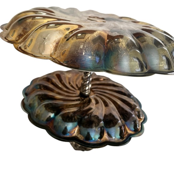 Elegant Gold Two-Tier Serving Tray - Picture 3 of 7